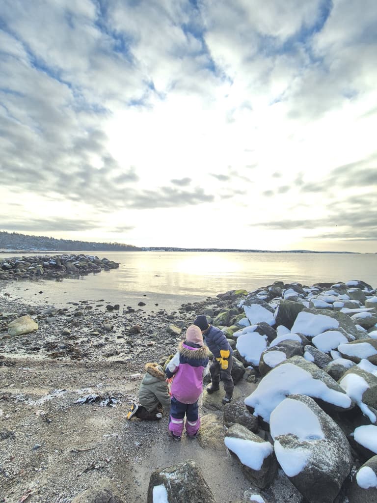 Snø på Fiskehytta om vinteren